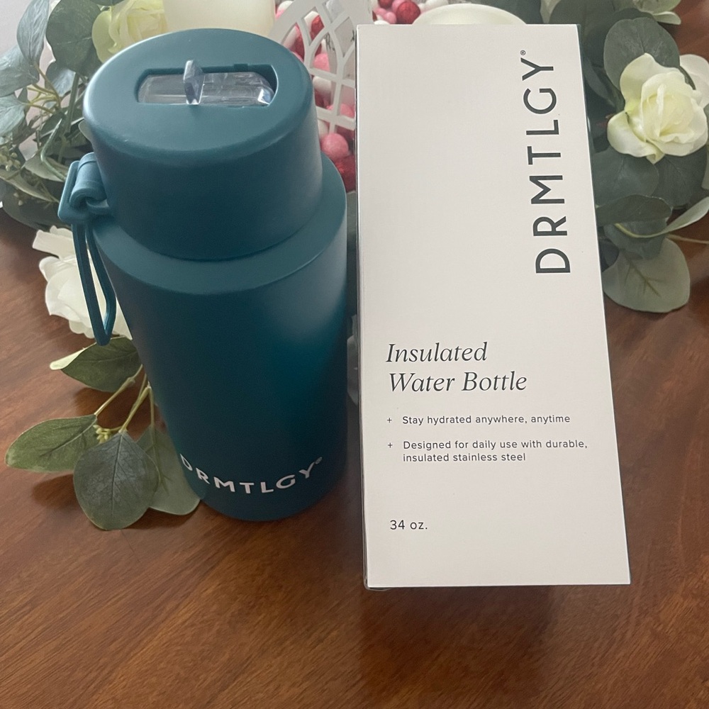 DRMTLGY 34 Oz Insulated Water Bottle